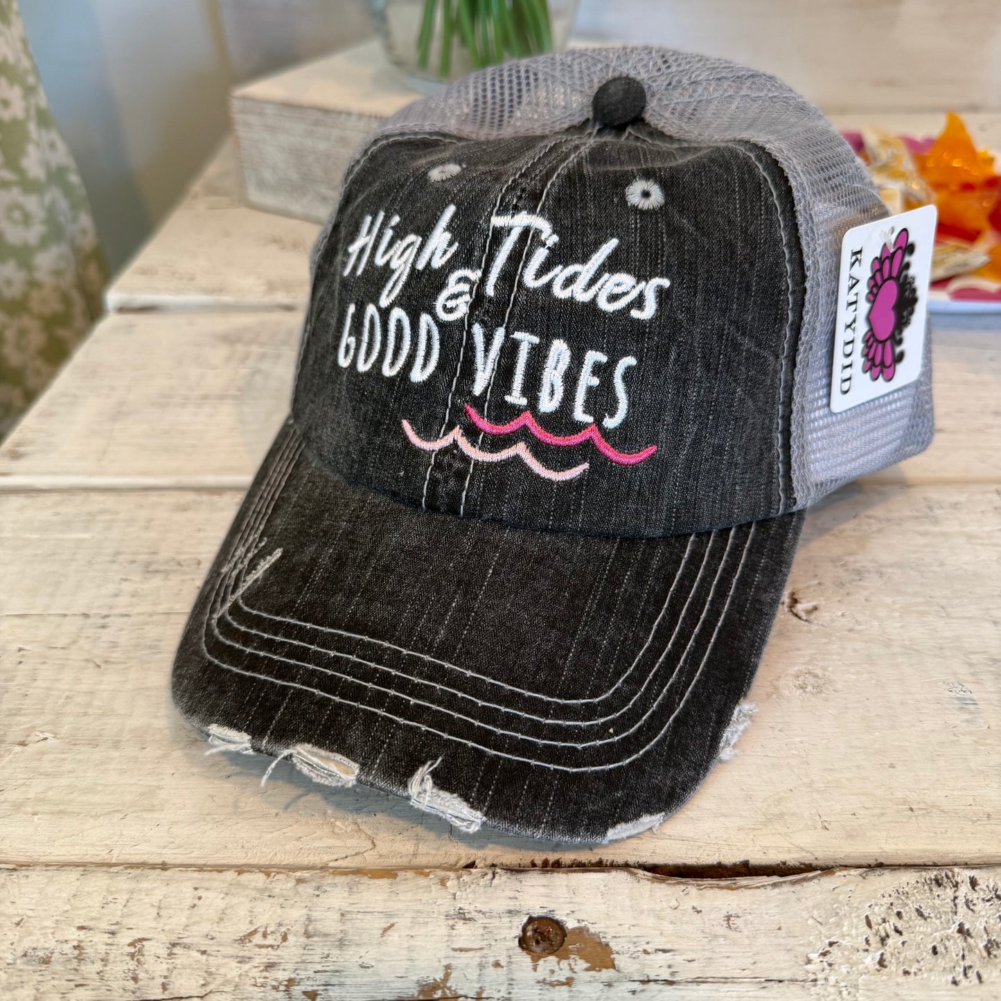 high tides & good vibes baseball cap