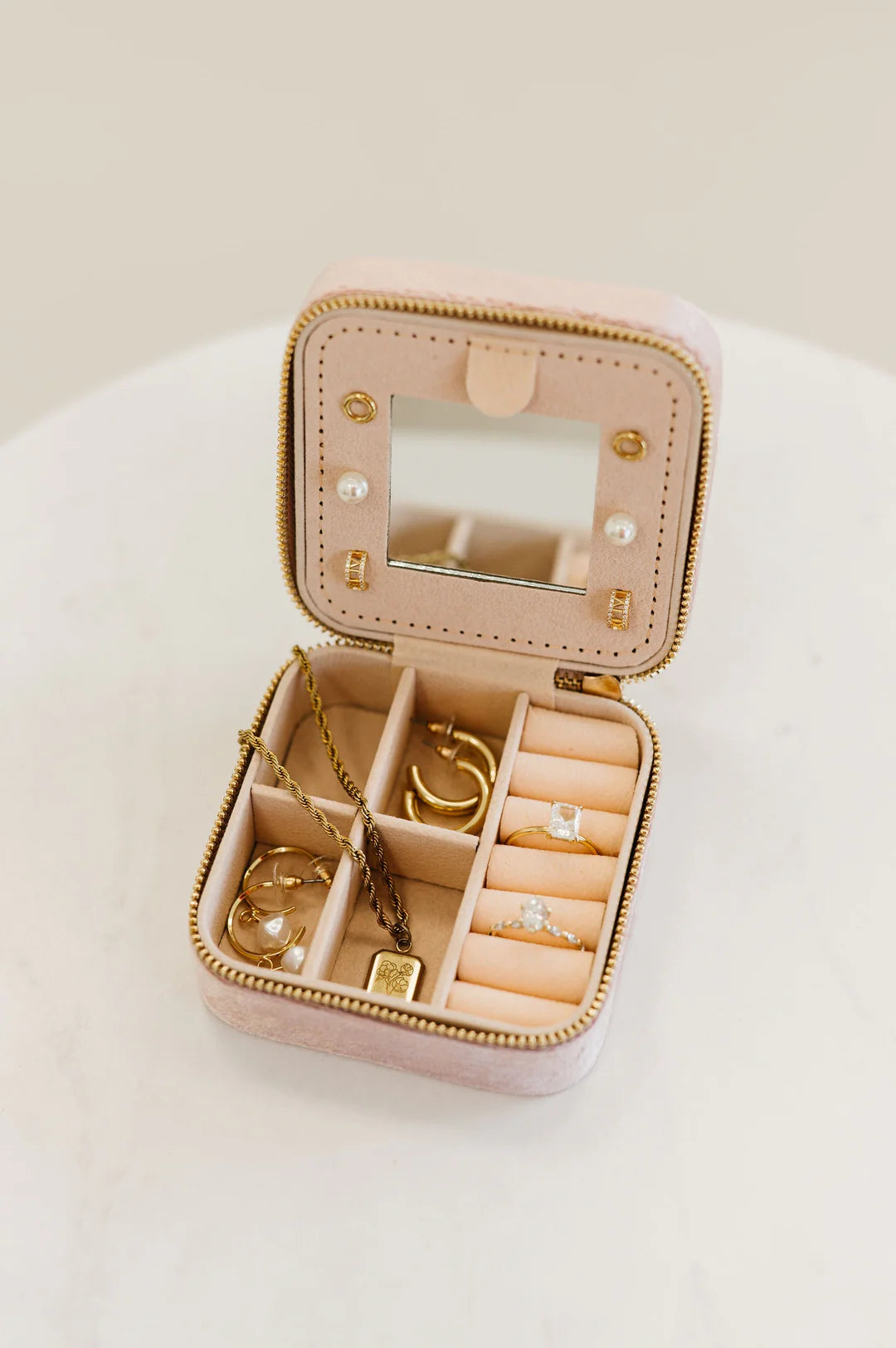 eloise velvet jewelry case