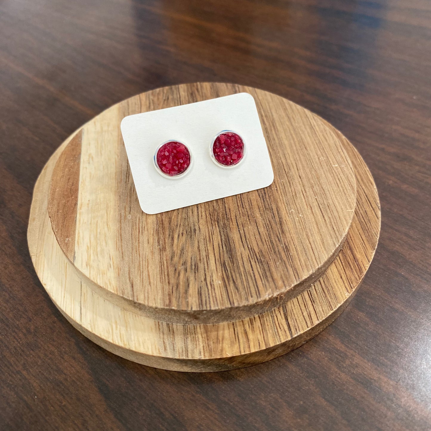 garnet studs (8mm)