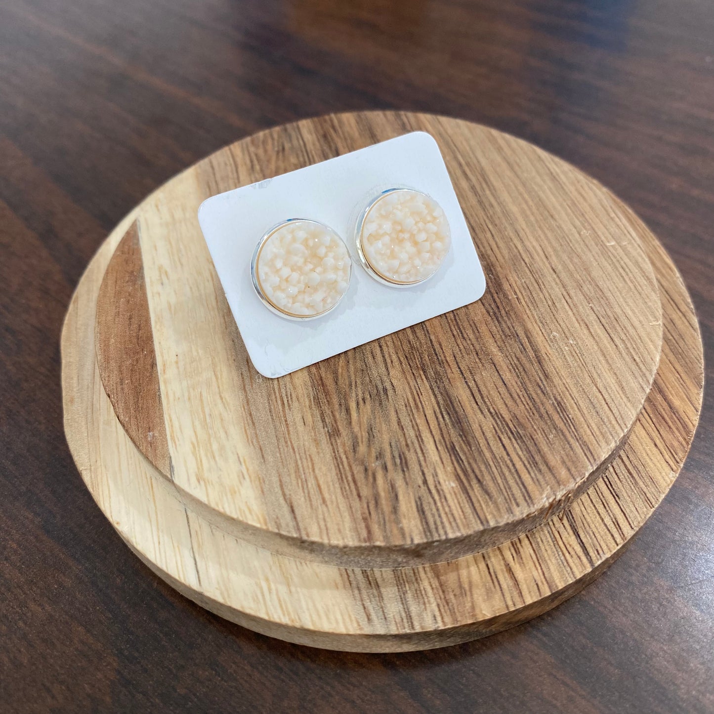 coconut studs (12mm)