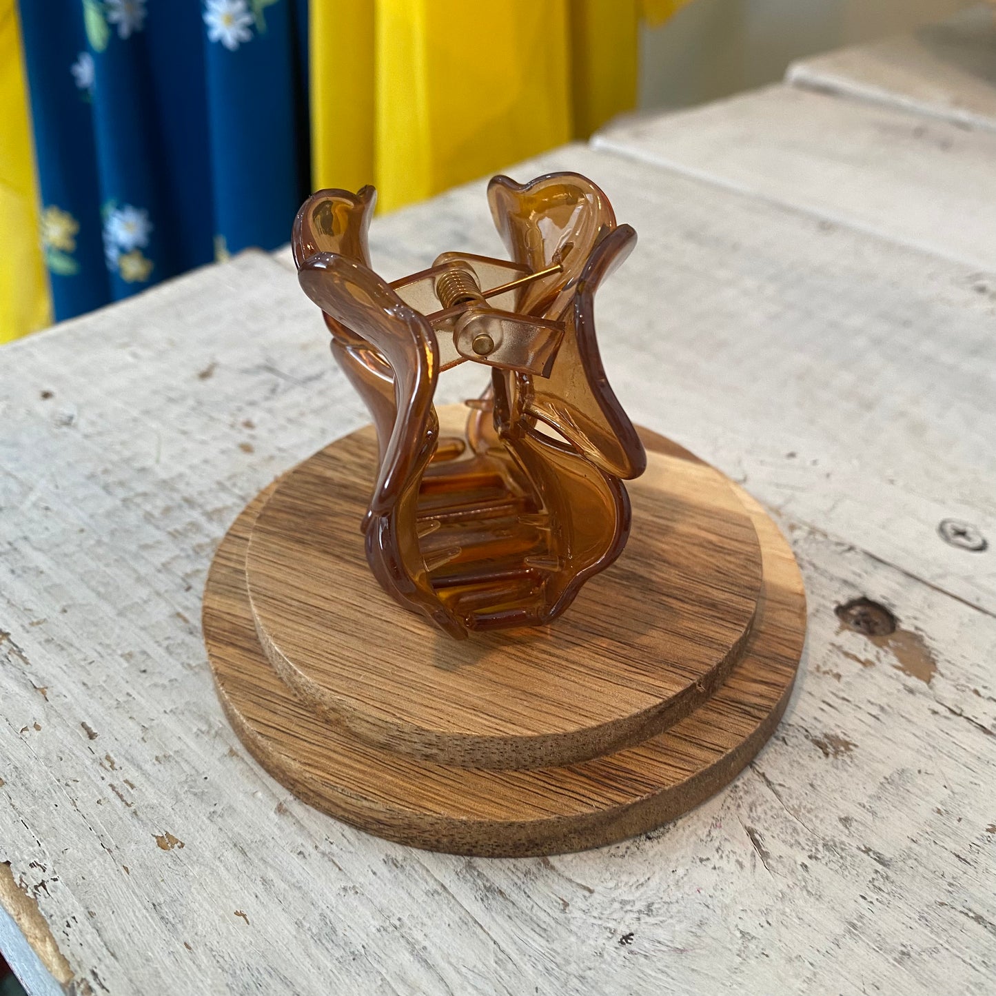 ombré hibiscus claw clip