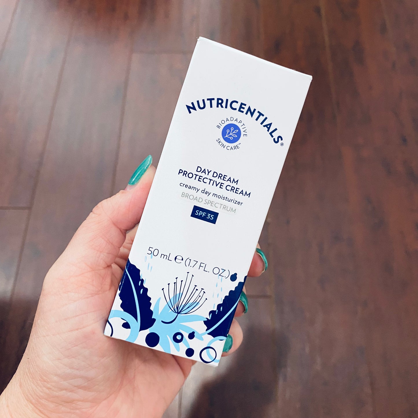 day dream protective cream spf 35